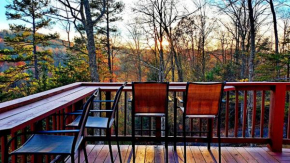 Mountain Mist - Secluded Cabin, MTN View, Hot Tub!